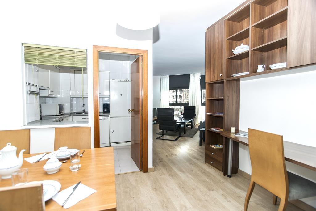 Apartment Bright Sagrada Familia Barcellona Esterno foto